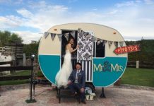 ¿Por qué no puede faltar una cabina fotográfica en tu boda?